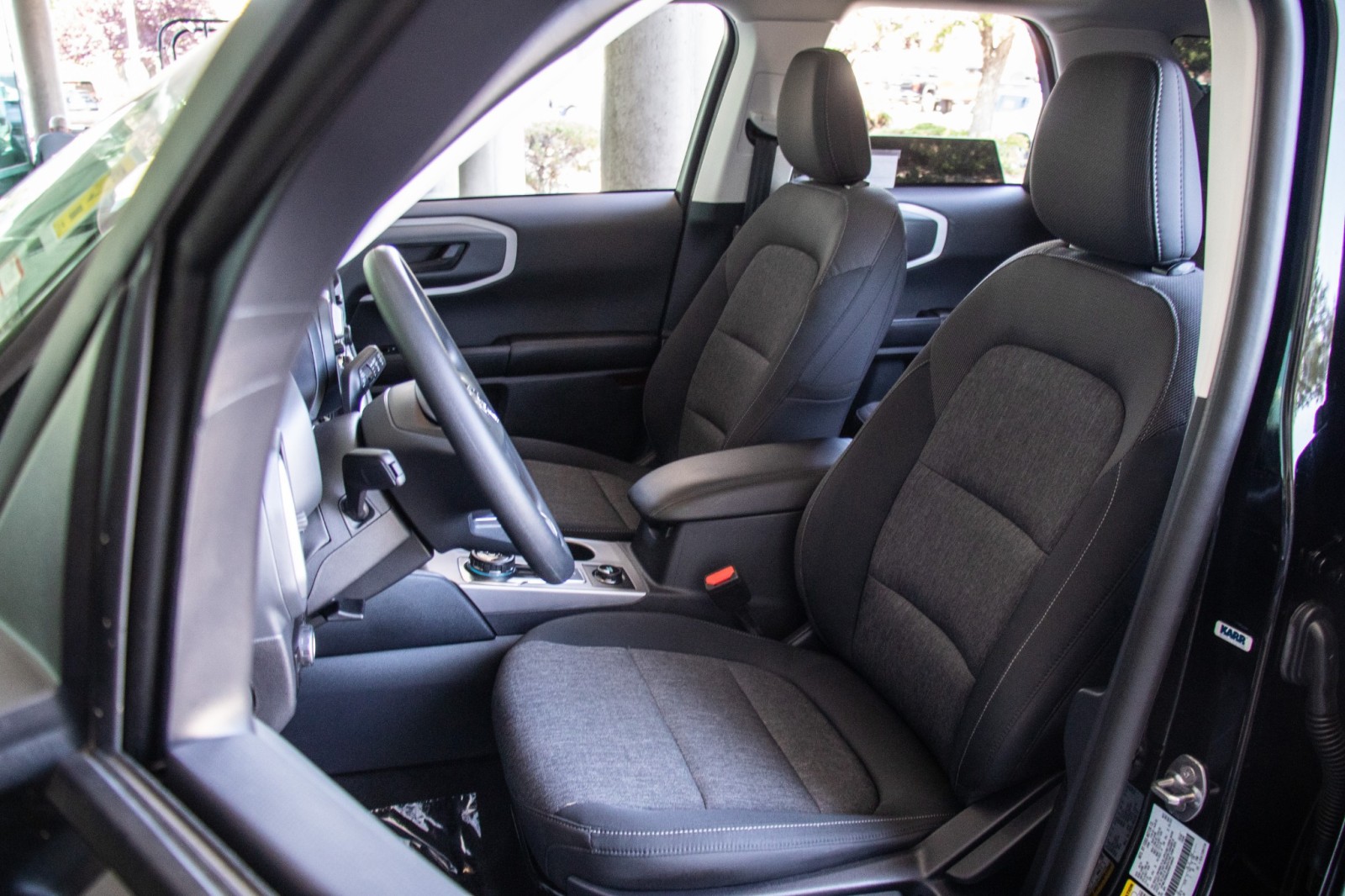 Vehicle image 10 of 31
