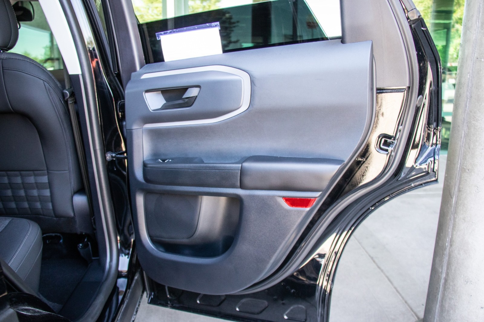 Vehicle image 23 of 31