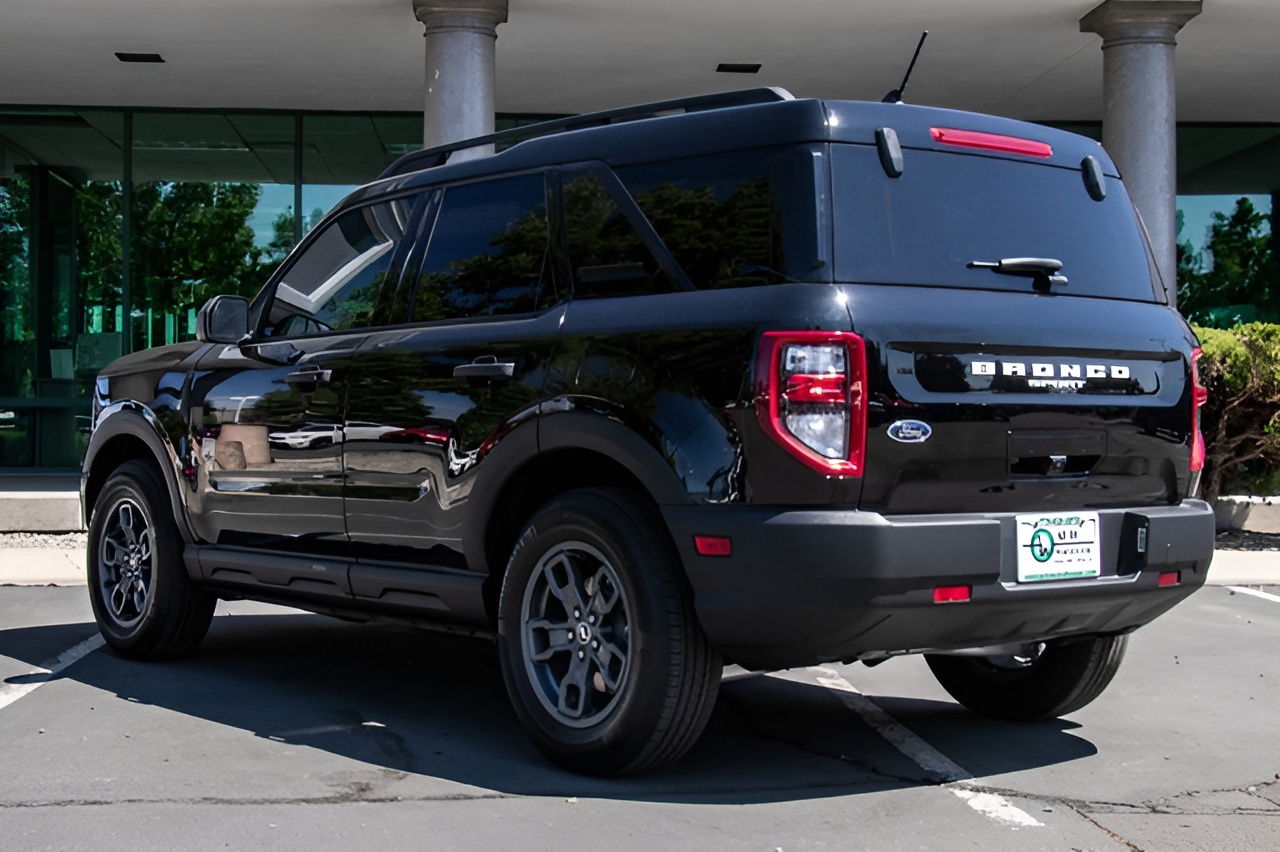 Vehicle image 30 of 31