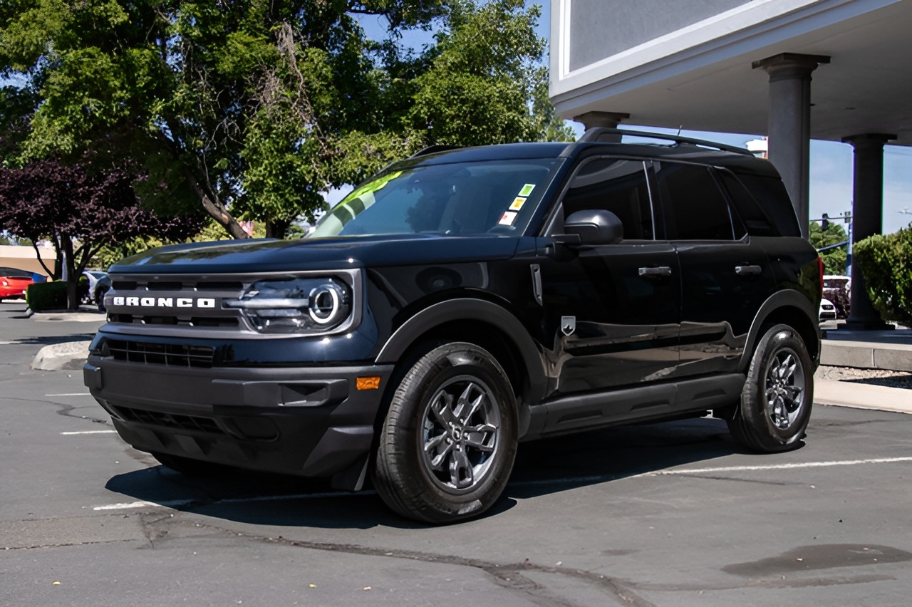 Vehicle image 25 of 31