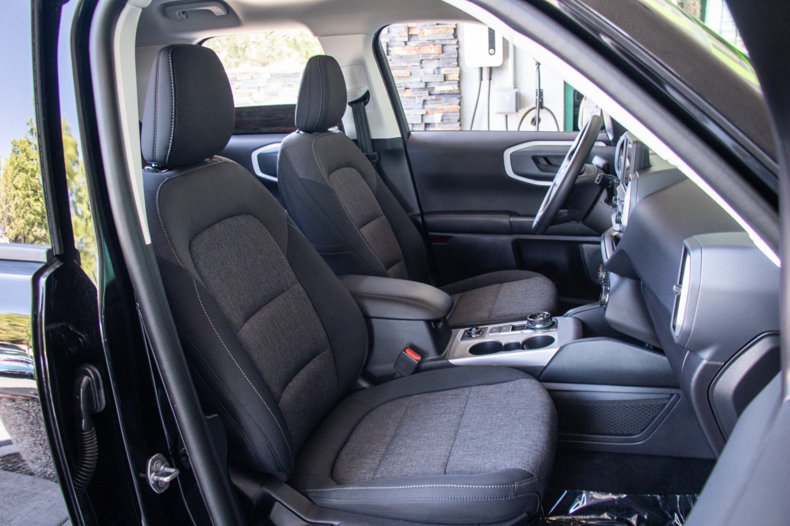 Vehicle image 18 of 31