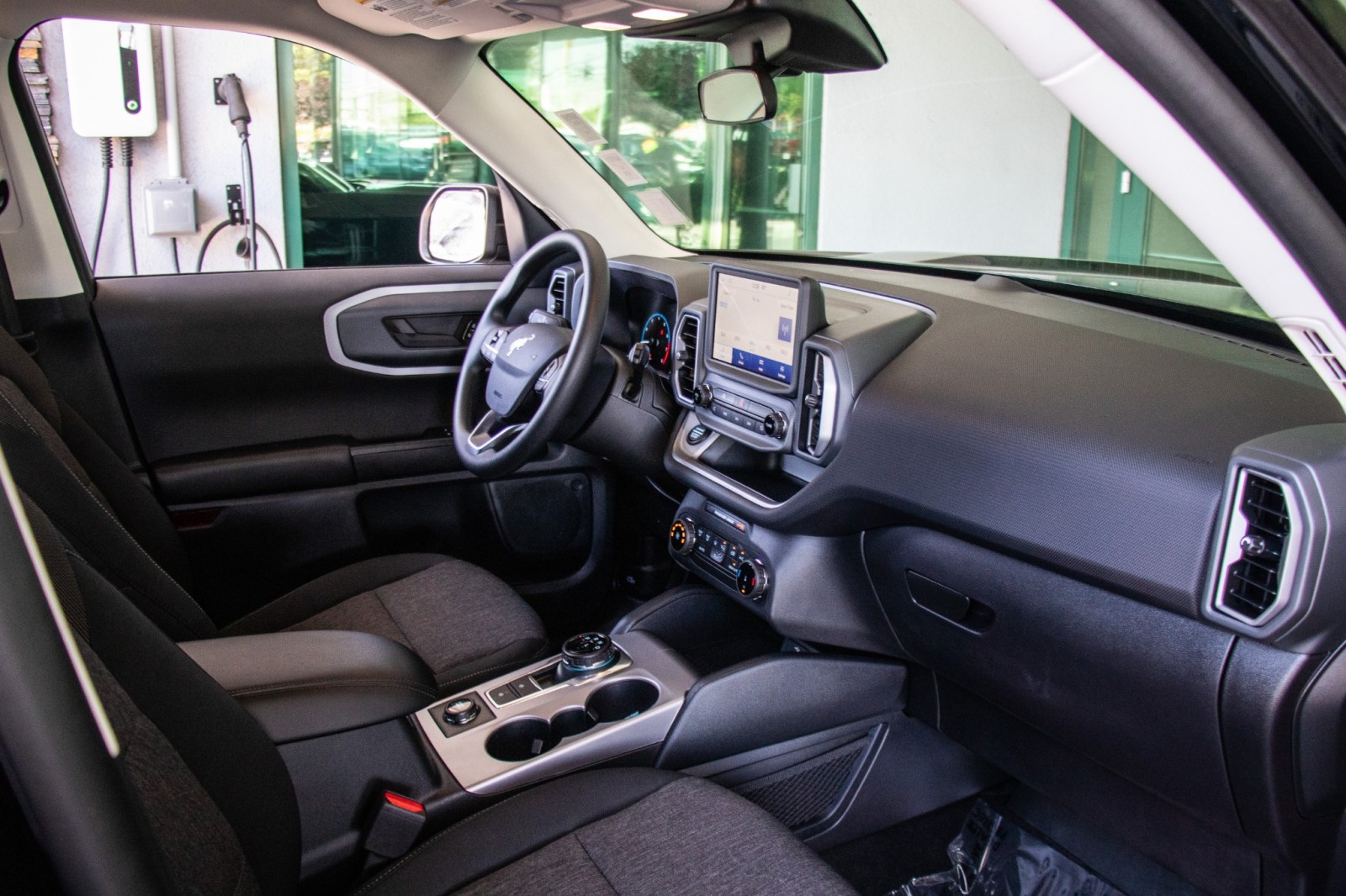 Vehicle image 17 of 31