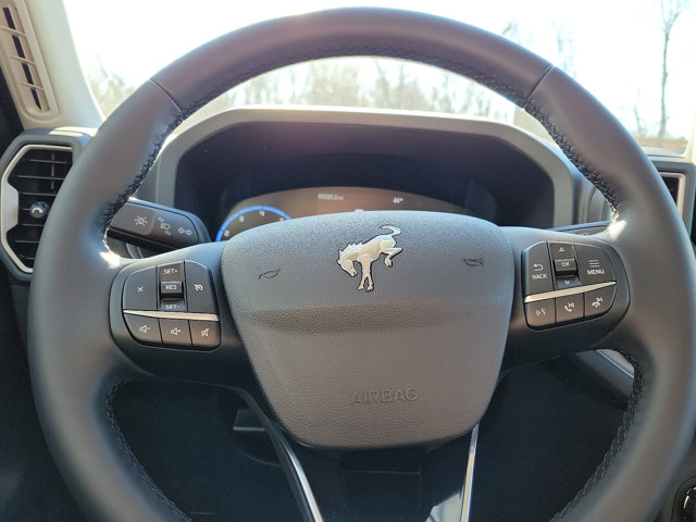 Vehicle image 13 of 23