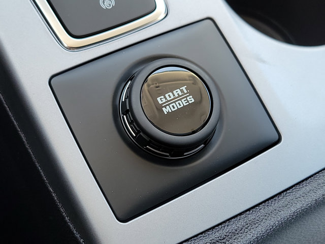 Vehicle image 17 of 23