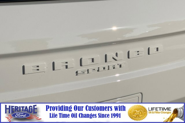 Vehicle image 21 of 22