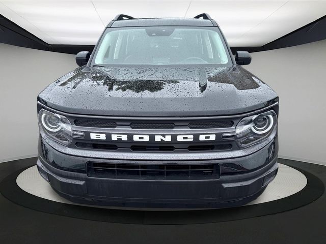 Vehicle image 2 of 33
