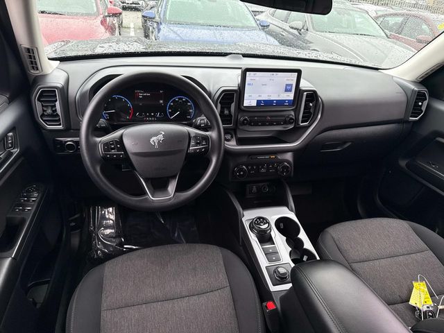 Vehicle image 14 of 33