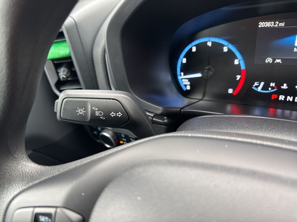 Vehicle image 21 of 45
