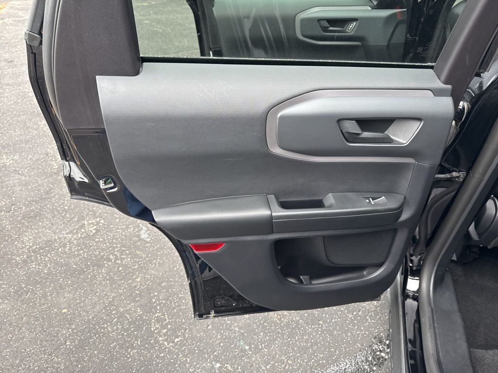 Vehicle image 33 of 45