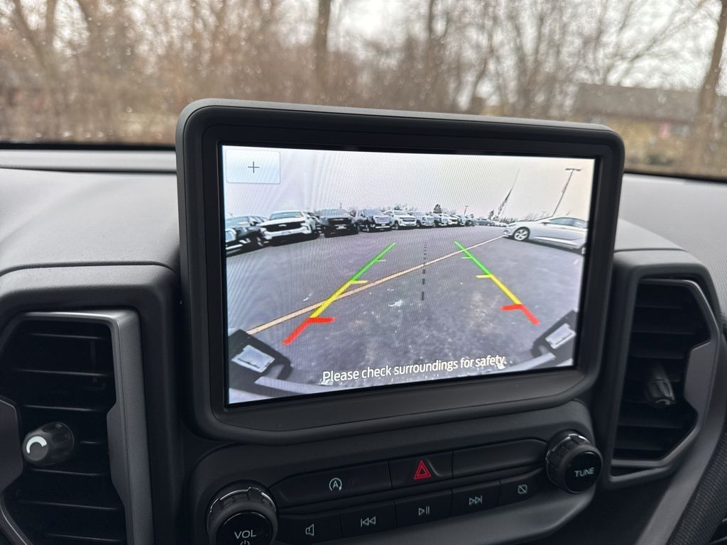 Vehicle image 23 of 45