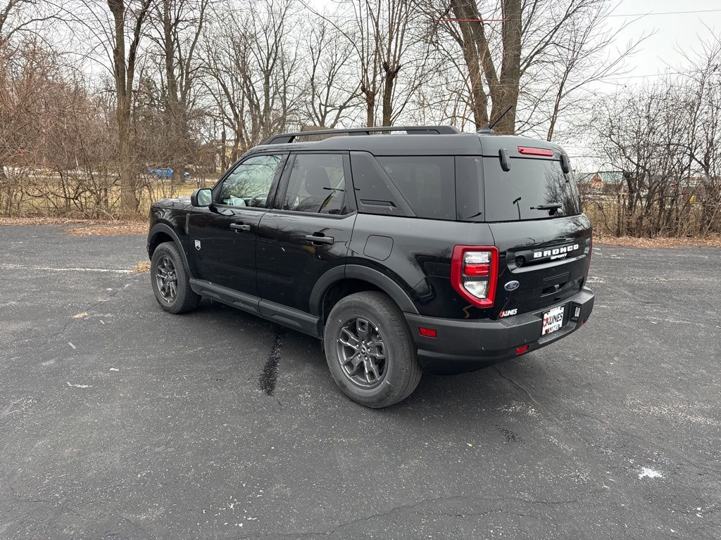 Vehicle image 7 of 45