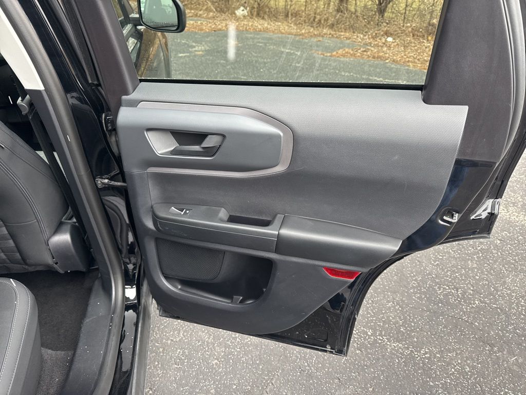 Vehicle image 41 of 45
