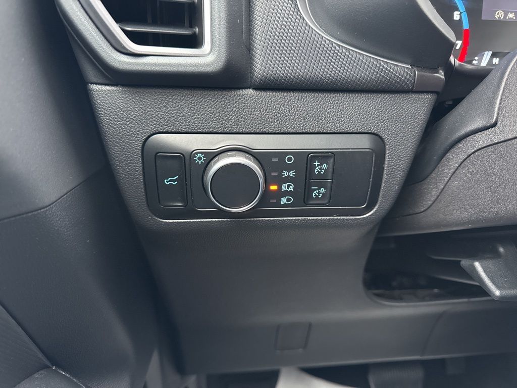 Vehicle image 40 of 45
