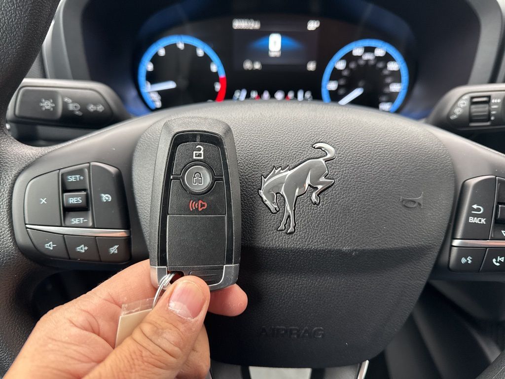Vehicle image 36 of 45