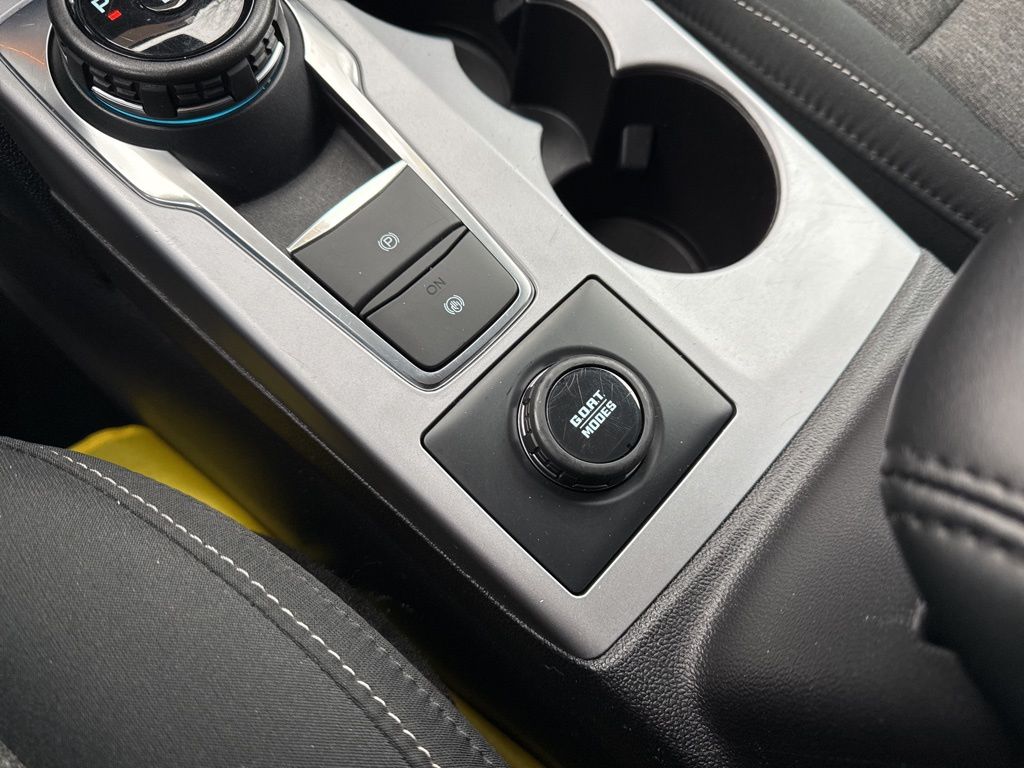 Vehicle image 31 of 45