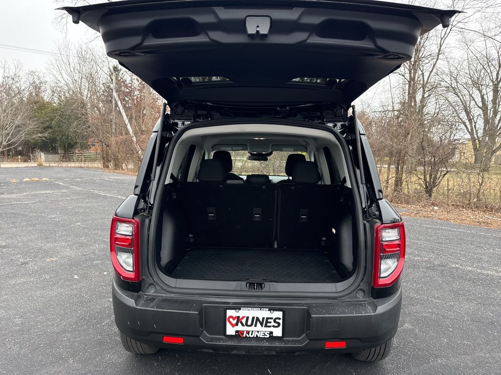 Vehicle image 11 of 45