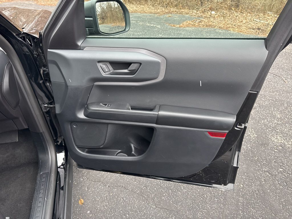 Vehicle image 34 of 45