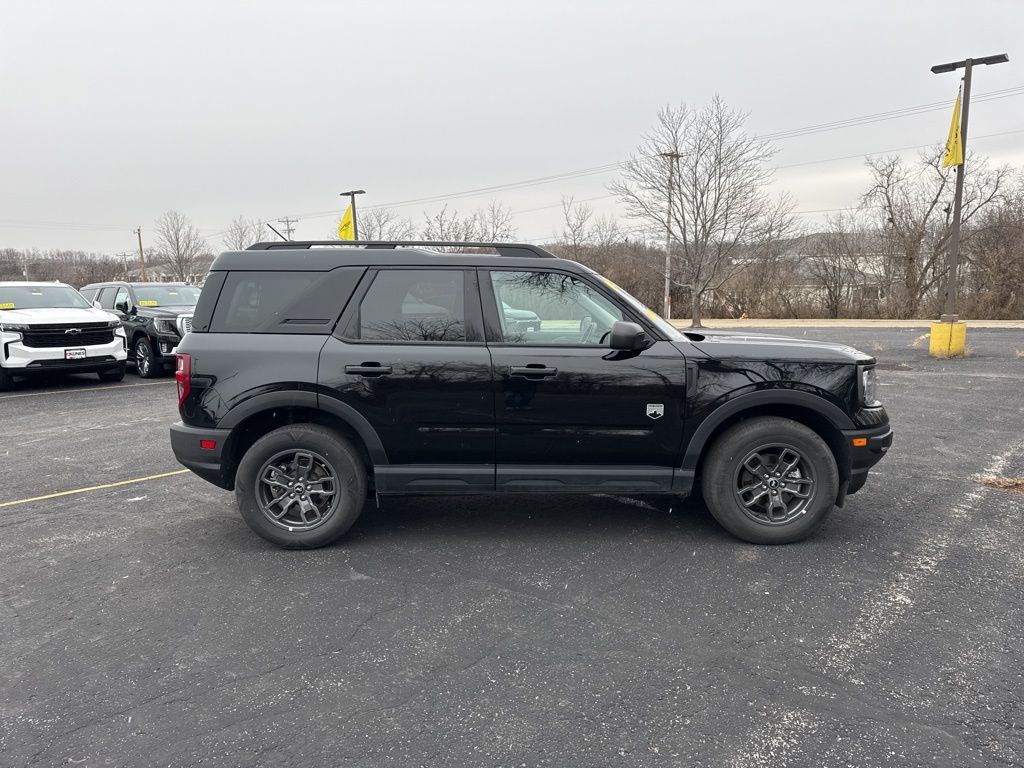 Vehicle image 4 of 45
