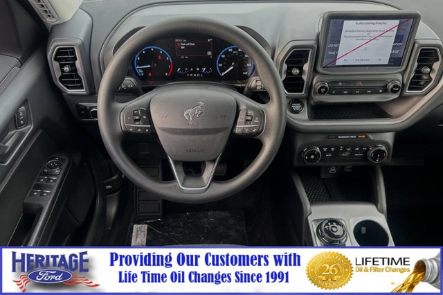 Vehicle image 11 of 23