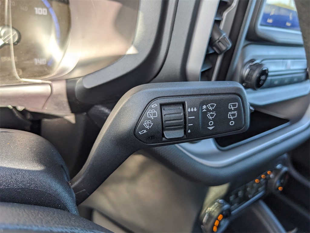 Vehicle image 27 of 37