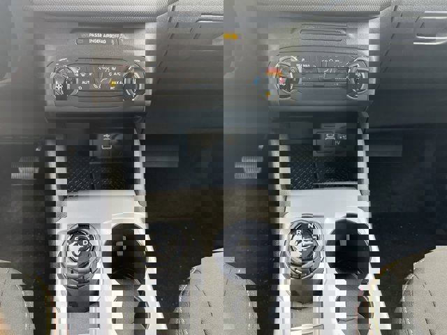 Vehicle image 10 of 29