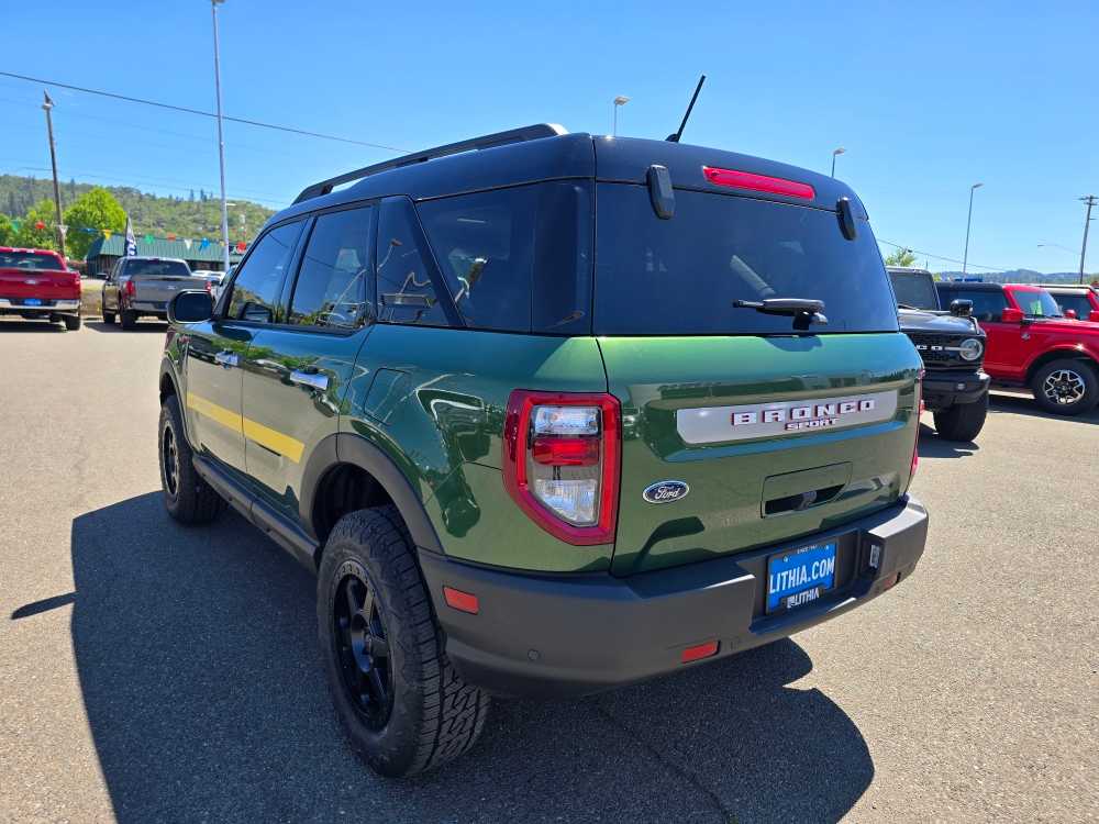 Vehicle image 8 of 21