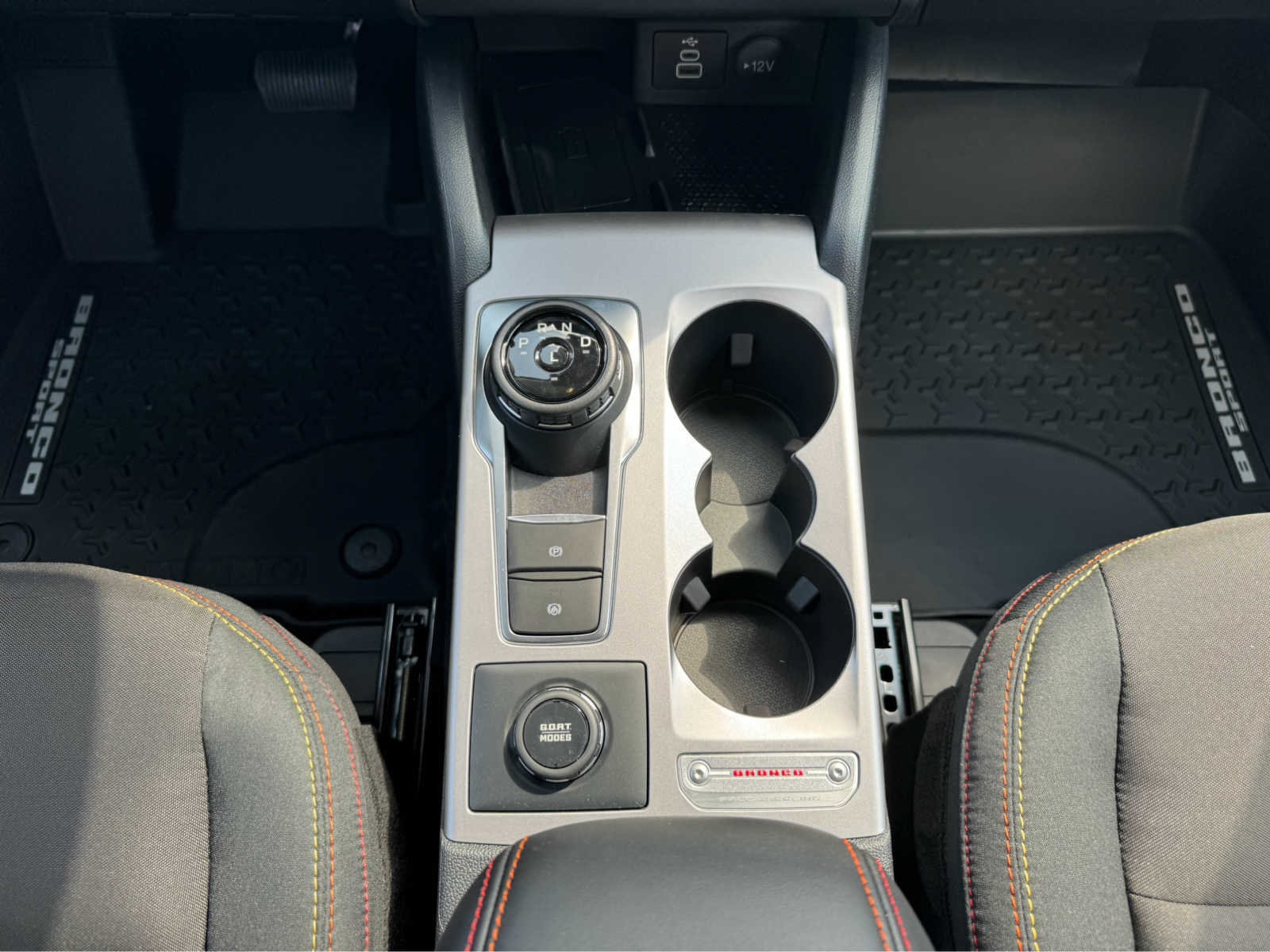 Vehicle image 14 of 21