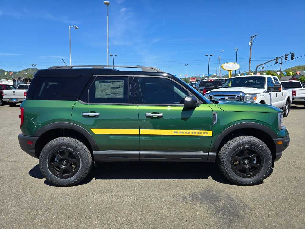 Vehicle image 7 of 21
