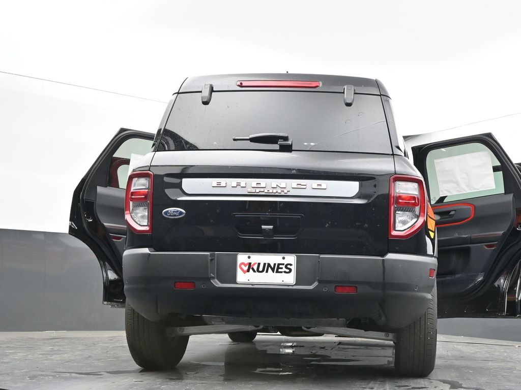 Vehicle image 34 of 69