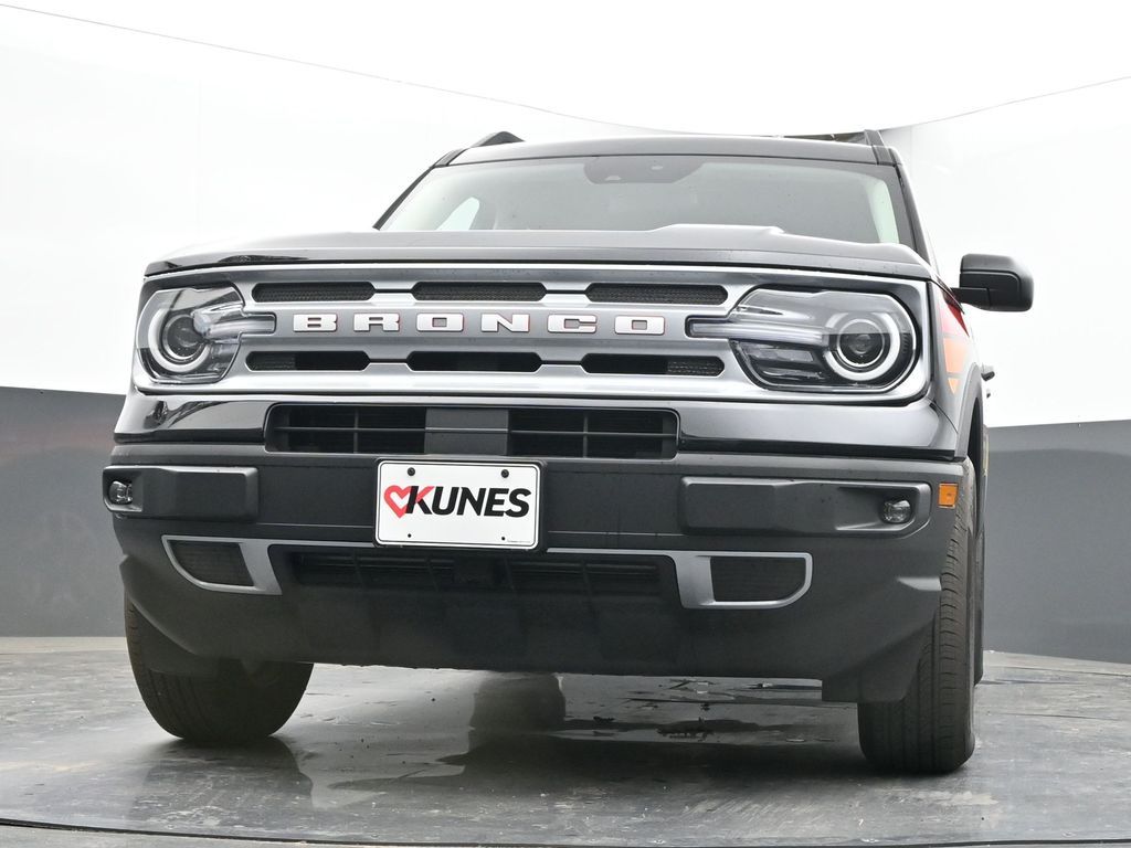 Vehicle image 8 of 69