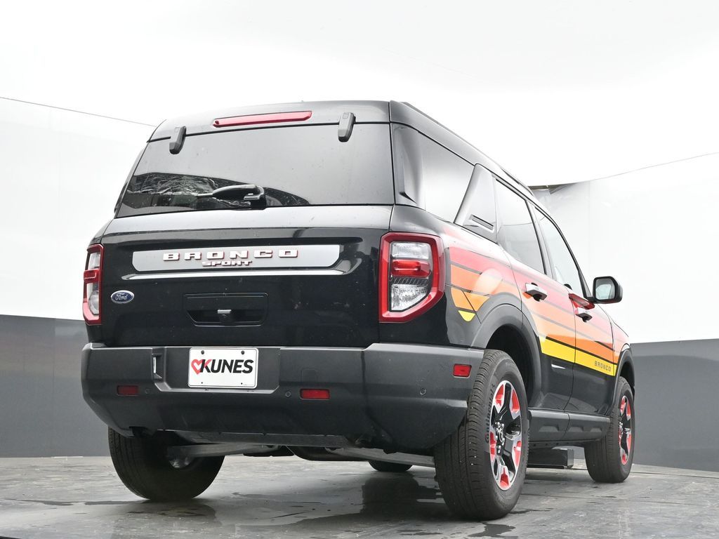 Vehicle image 35 of 69