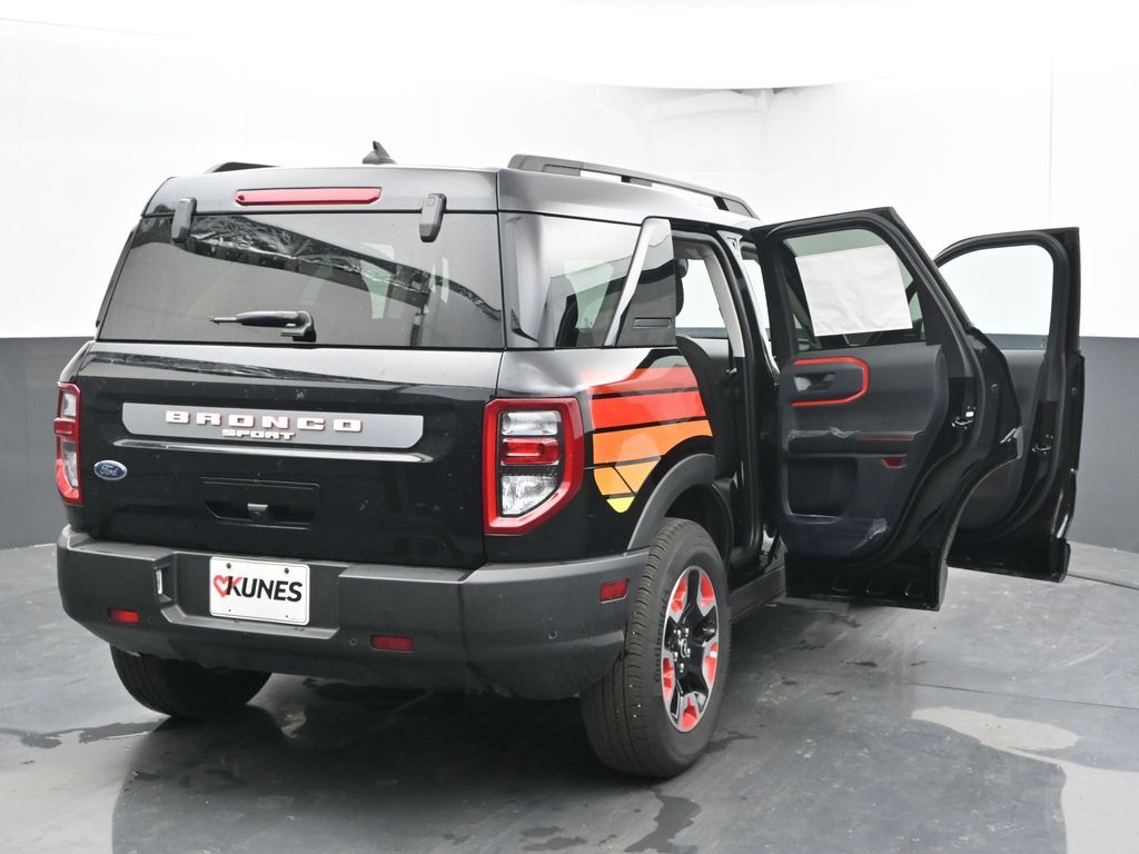 Vehicle image 23 of 69