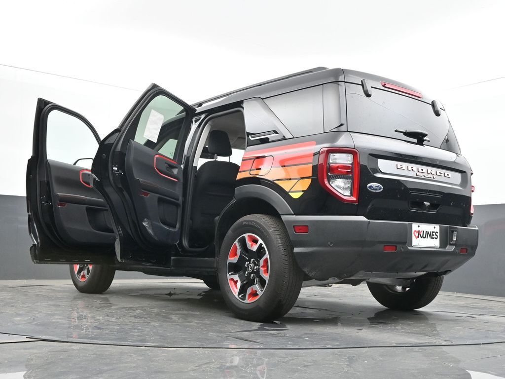 Vehicle image 43 of 69
