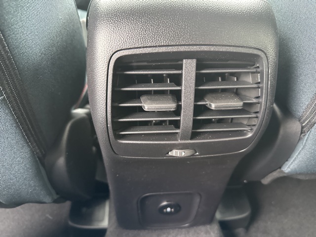 Vehicle image 29 of 48
