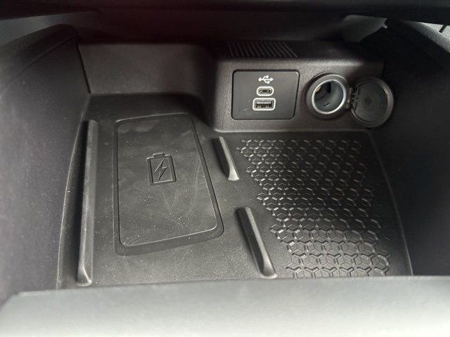 Vehicle image 43 of 48