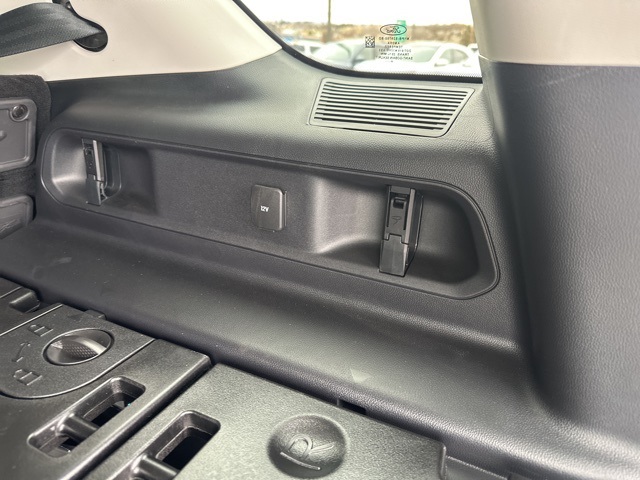 Vehicle image 15 of 48