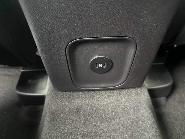 Vehicle image 30 of 48