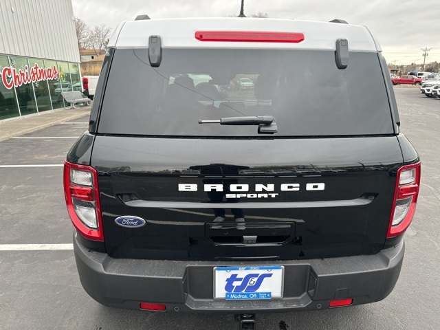 Vehicle image 10 of 48