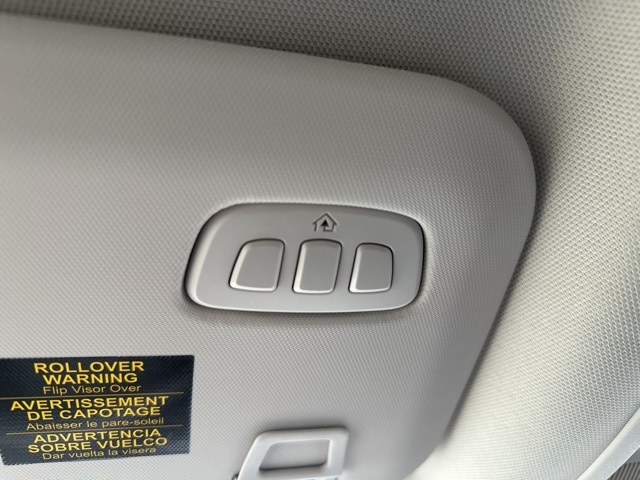 Vehicle image 46 of 48