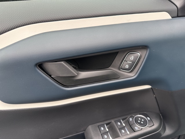 Vehicle image 22 of 48
