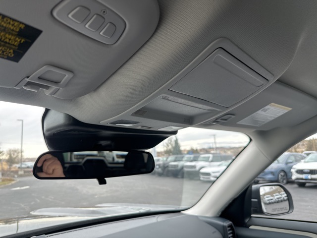 Vehicle image 47 of 48