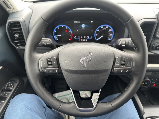 Vehicle image 33 of 48