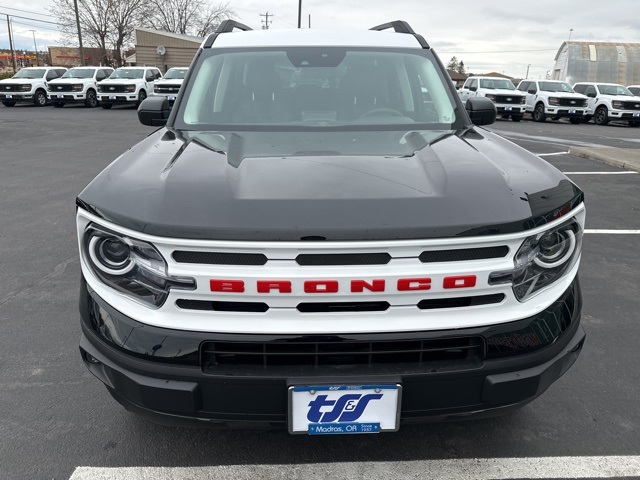 Vehicle image 2 of 48