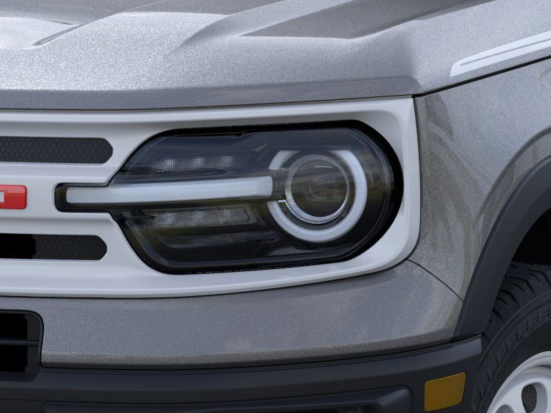 Vehicle image 18 of 23