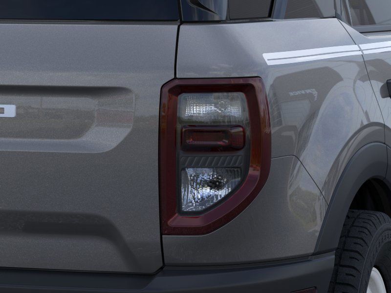 Vehicle image 21 of 23