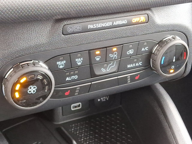 Vehicle image 11 of 23