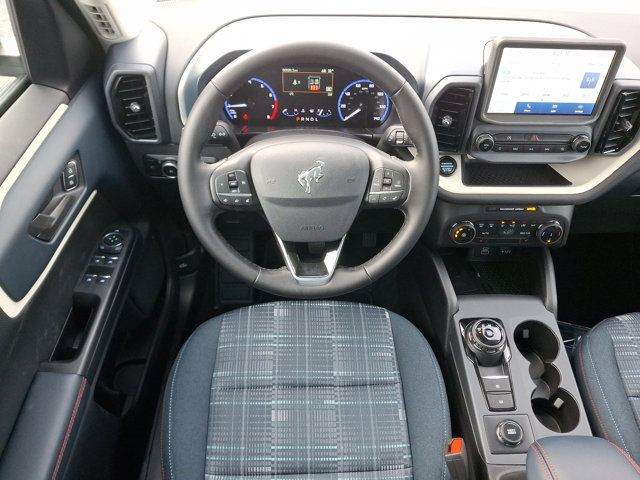 Vehicle image 7 of 23