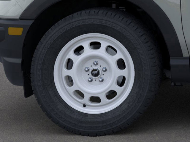 Vehicle image 19 of 23