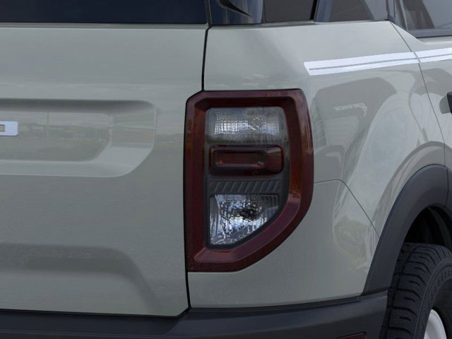 Vehicle image 21 of 23