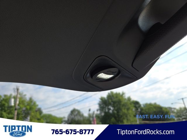 Vehicle image 37 of 39